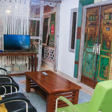 Budarno Homestay Kejayan Exteriör bild