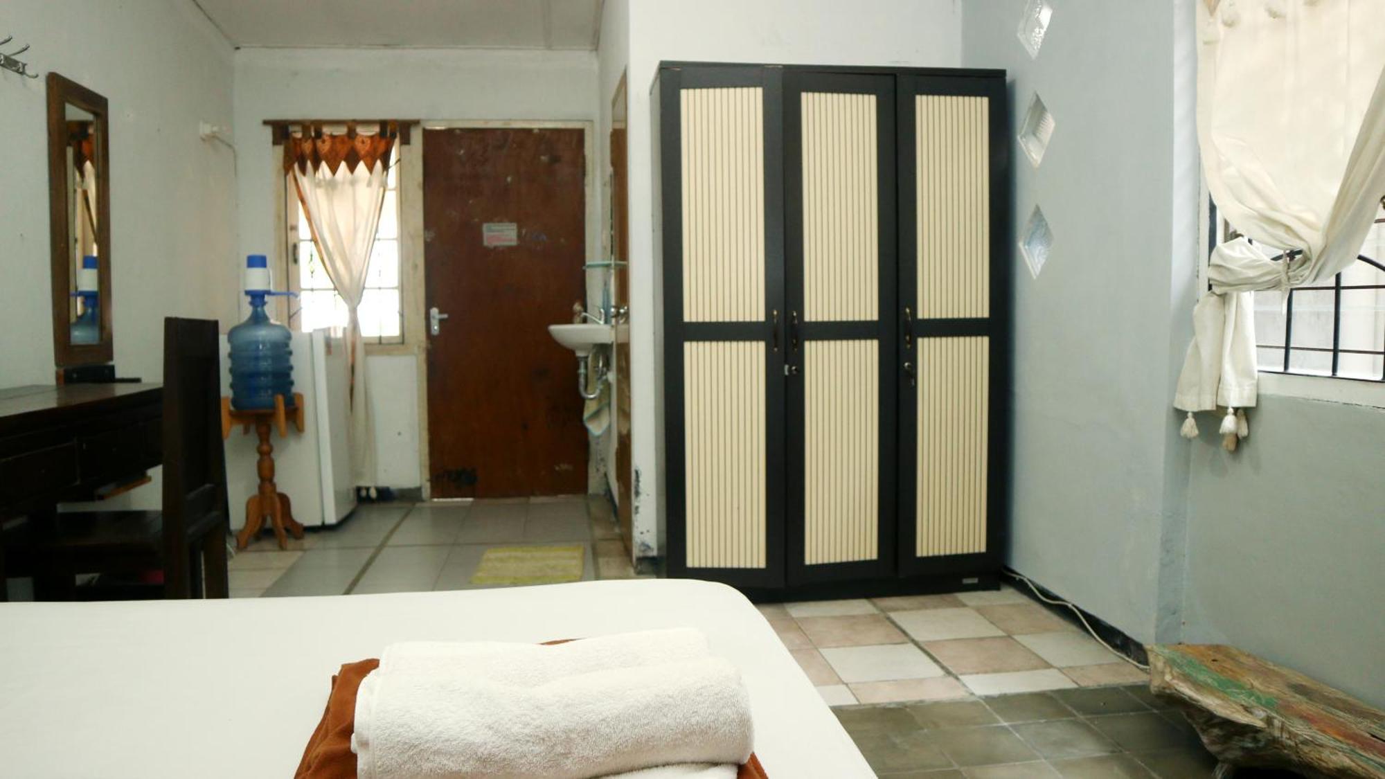 Budarno Homestay Kejayan Exteriör bild