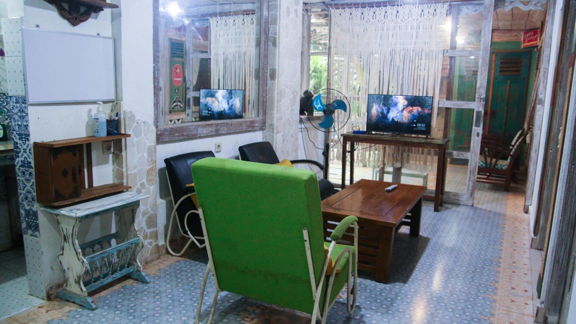 Budarno Homestay Kejayan Exteriör bild